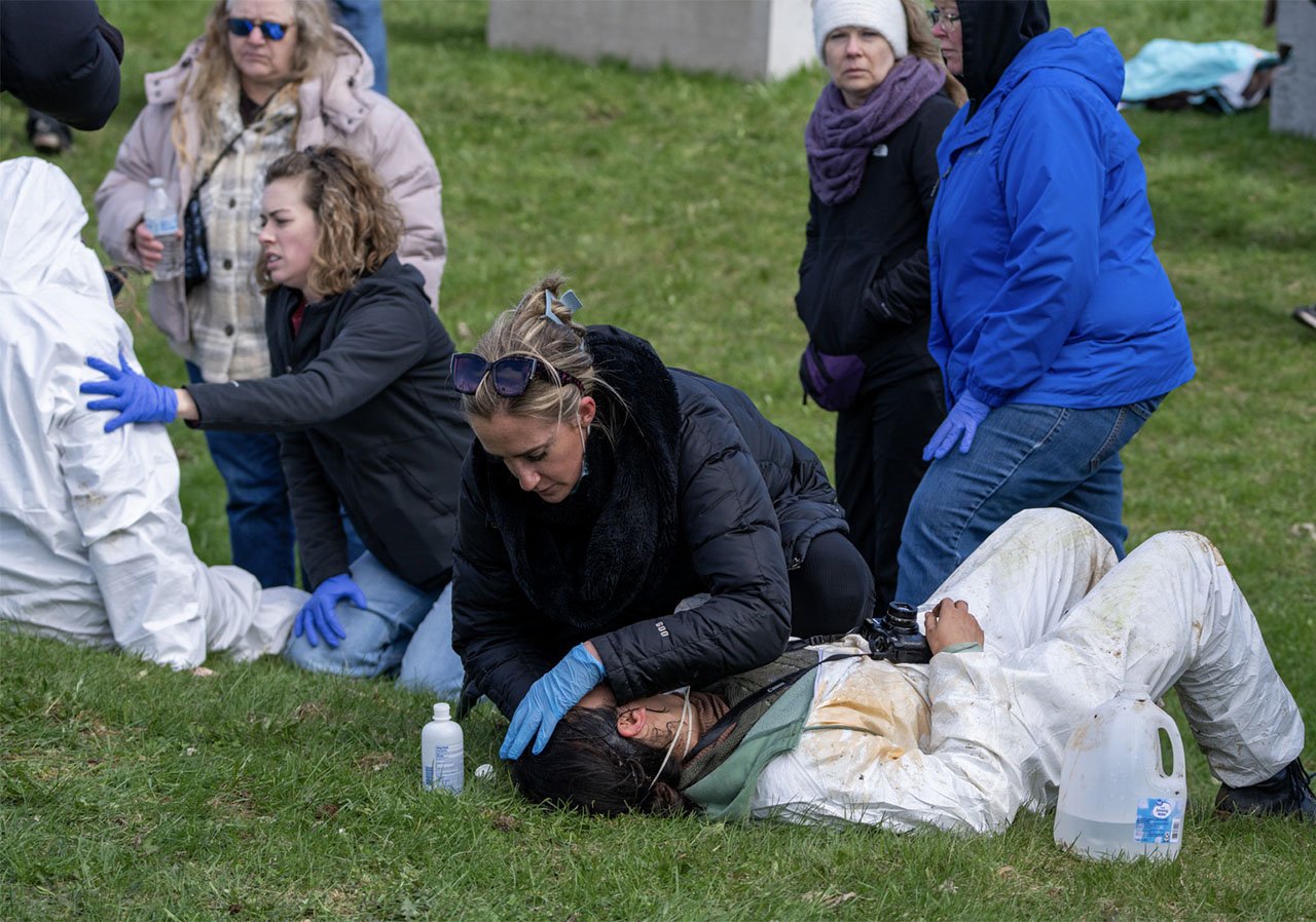Medics treating injured activists at Ridglan Farms